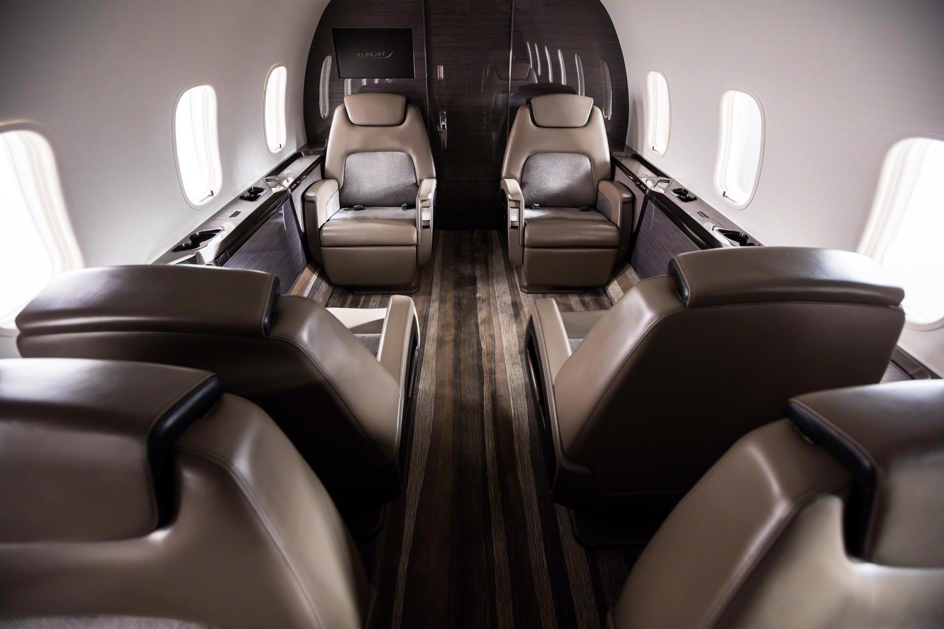 Timeless Style - Challenger 350 LXi Thunderbird
