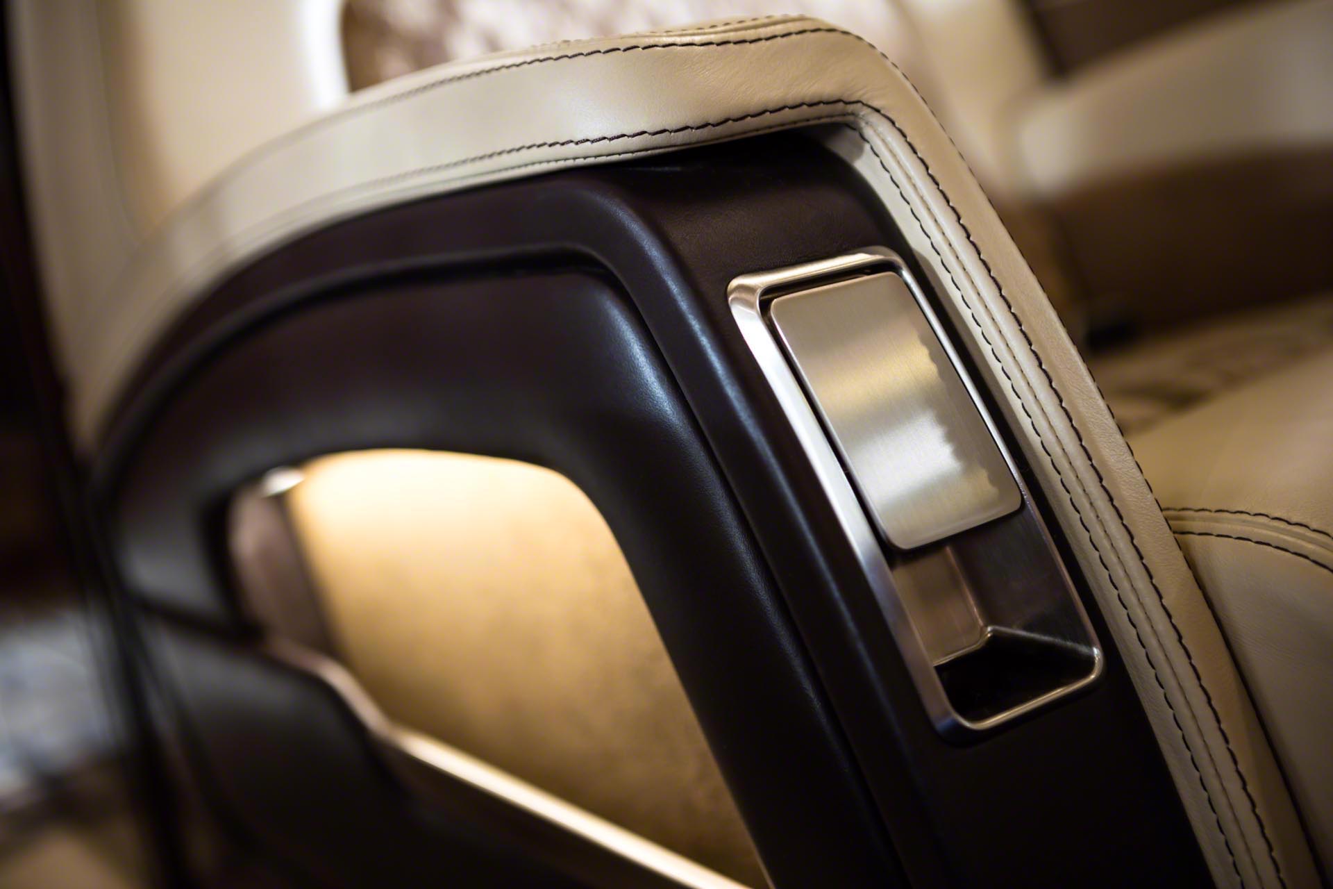 Cream Leather Seats - Challenger 350 LXi Sahara