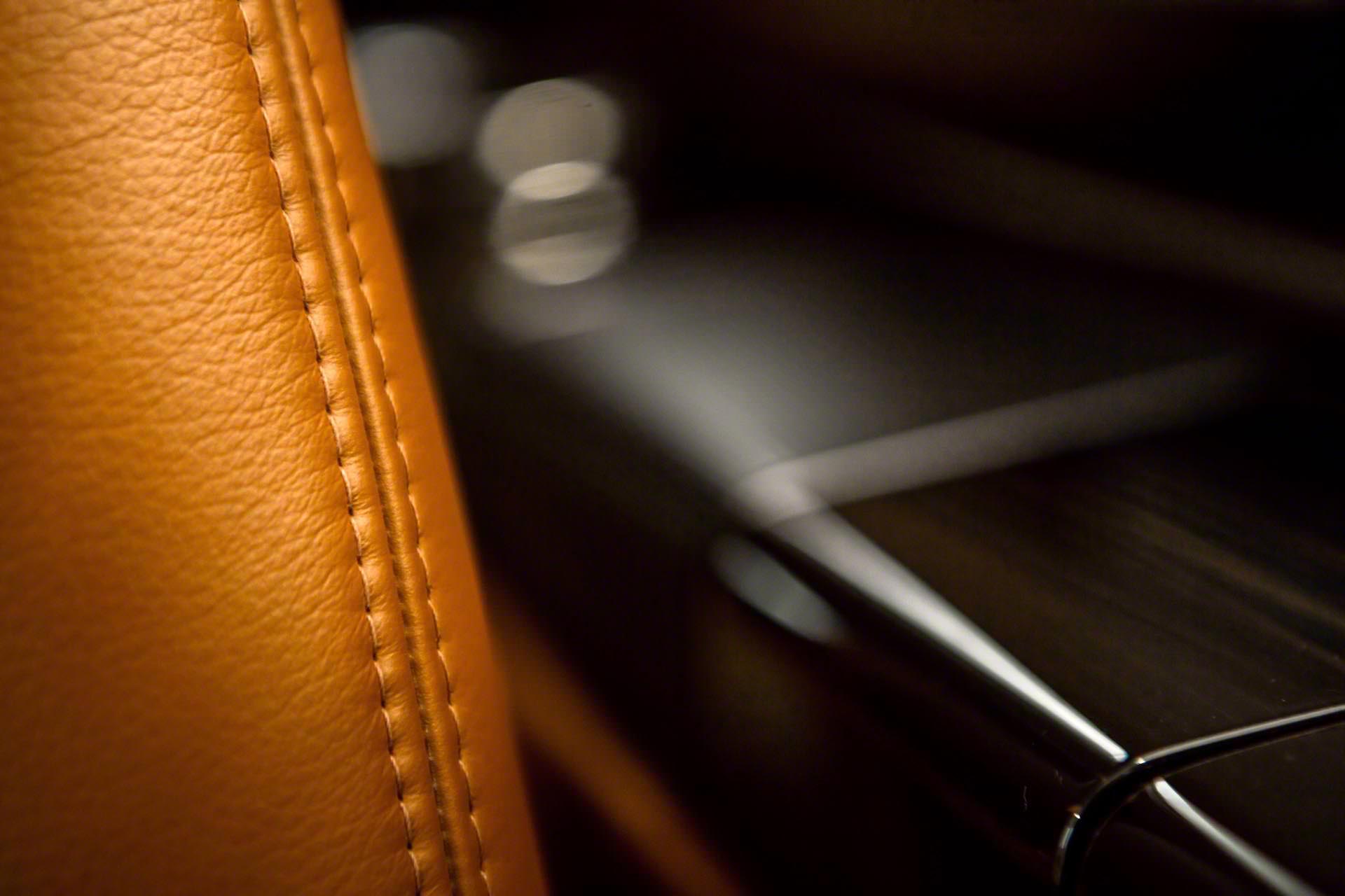 Warm Leather Seats - Phenom 300 LXi Cognac